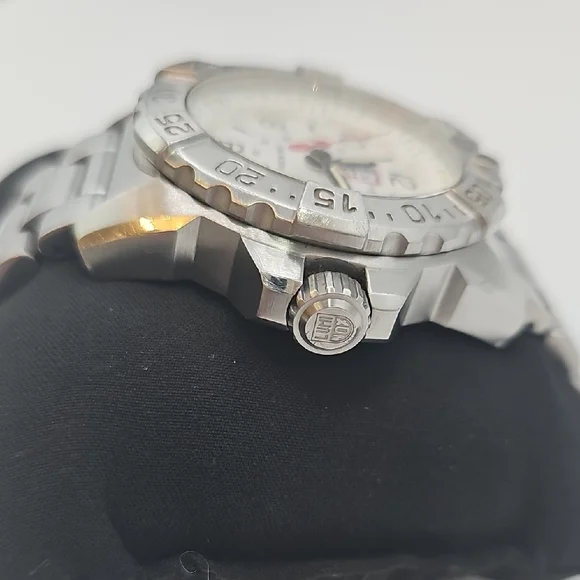 Luminox Silver and White Watch Navy SEAL - Picture 8 of 10